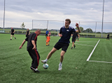 Laatste training S.K.N.W.K. JO11-1JM (partijtje tegen de ouders) van maandag 27 mei 2024 (96/137)